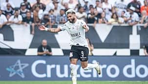 Na estreia de António Oliveira, Corinthians vence a Portuguesa e sai da zona de rebaixamento
