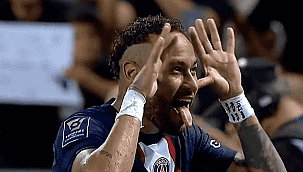 Neymar ri de Dembelé, com apenas um gol na temporada; Internet reage 