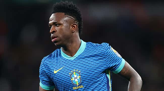 As 10 camisas mais feias da história da Seleção Brasileira