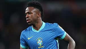 As 10 camisas mais feias da história da Seleção Brasileira