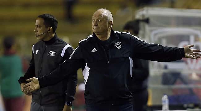 Atlético-MG anuncia a demissão de Felipão