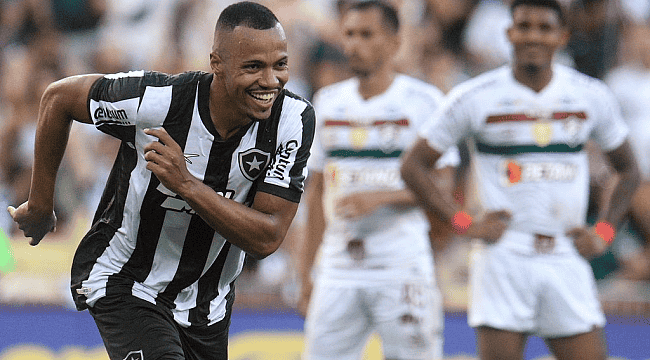 Botafogo vence o Fluminense, mas não consegue se classificar às semifinais do Carioca