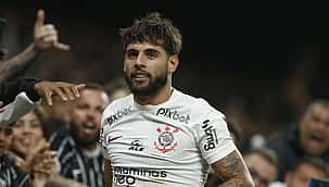 Corinthians marca no último lance, vence o Santo André e mantém esperança no Paulistão