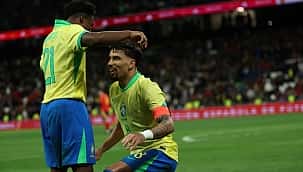 Endrick comemora segundo gol pelo Brasil, o primeiro no Bernabéu 