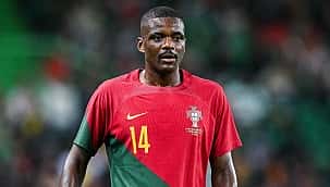 Flamengo negocia com William Carvalho, volante português do Real Betis 