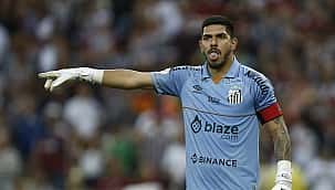 João Paulo sai como herói na classificação do Santos: "Vou dormir tranquilo"