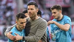 Desejado por Liverpool e Bayern de Munique, Xabi Alonso permanece no Bayer Leverkusen 