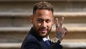 Neymar é um dos 20 atletas mais bem pagos da história; veja o ranking