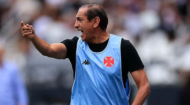 Os clubes brasileiros com mais trocas de técnicos no século 21