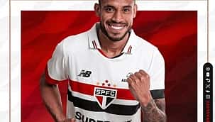 São Paulo oficializa a contratação do centroavante André Silva