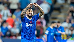 Al-Hilal goleia Al-Ittihad, chega a 34ª vitória seguida e conquista a Supercopa Saudita