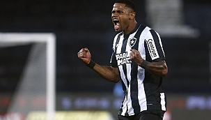 Botafogo goleia o Juventude e sobe para 3º no Brasileirão