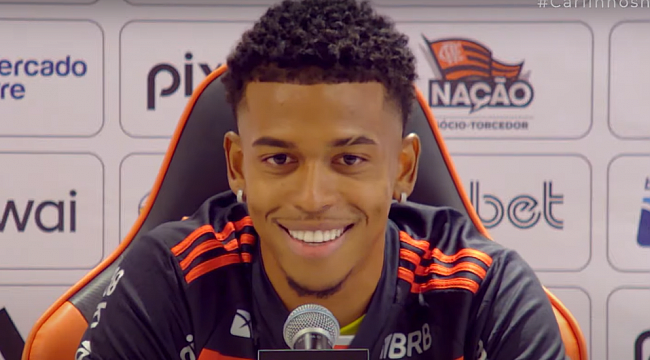 Carlinhos é apresentado no Flamengo "É um sonho"