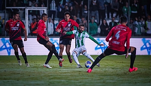 Com confusão no Alfredo Jaconi, Juventude e Athletico-PR terminam empatados 