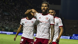 Com direito a "lei do ex", Inter derrota Palmeiras fora de casa e engata sequência de vitórias