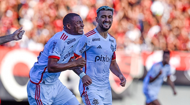 Com dois a mais e pênalti no fim, Flamengo vence Atlético-GO em partida polêmica 