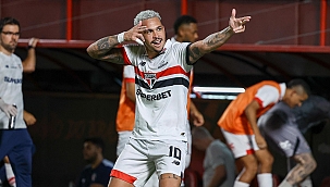 Com Zubeldía nas tribunas, São Paulo bate Atlético-GO e vence a 1ª no Brasileirão