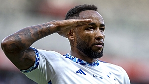 Em primeiro jogo após anúncio da venda da SAF, Cruzeiro derrota Vitória