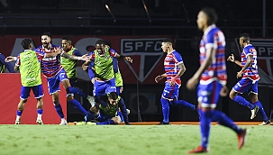 Fortaleza bate o São Paulo no MorumBIS