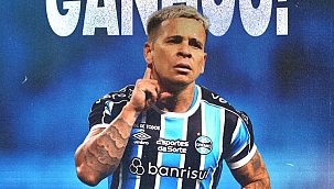 Grêmio bate o Athletico em Porto Alegre e conquista a primeira vitória no Brasileirão 2024