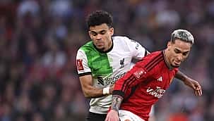 Manchester United x Liverpool: onde assistir ao vivo grátis e escalações