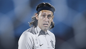 Na reserva, Cássio é homenageado na Neo Química Arena "É o melhor goleiro do Brasil"