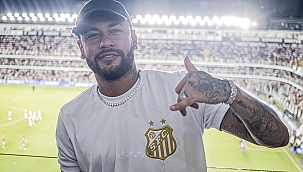 Neymar avisa que vai jogar no Santos em 2025
