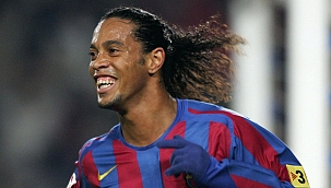 Os 10 maiores brasileiros da história do Barcelona