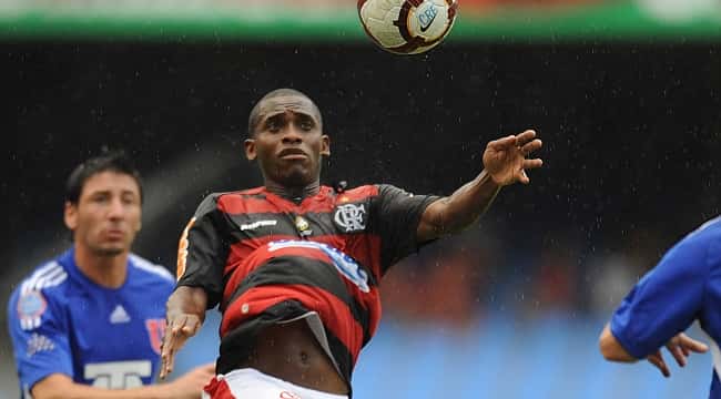 Willians, ex-Flamengo, está foragido por dívida de pensão alimentícia