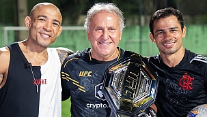 José Aldo e Pantoja visitam Zico antes do UFC 301