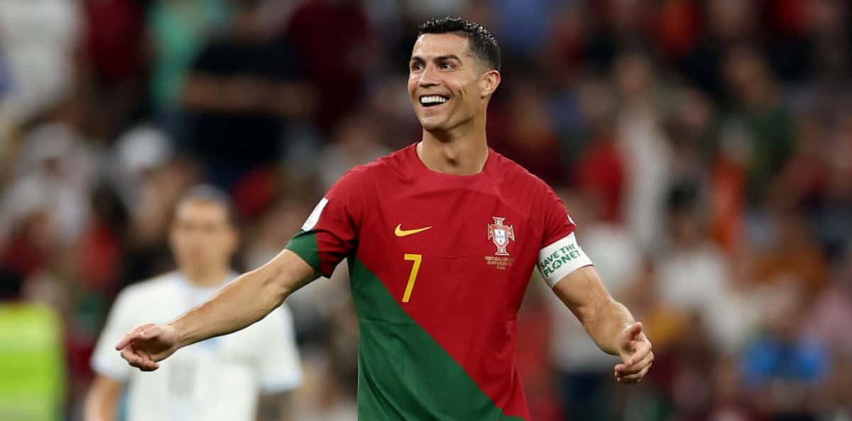 Cristiano Ronaldo fecha contrato bilionário com clube da Arábia