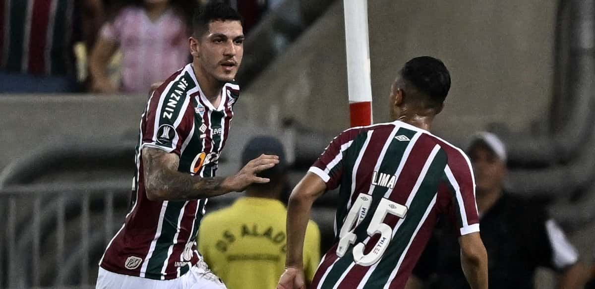 Fluminense joga em ritmo de treino, bate The Strongest e lidera